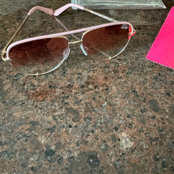 Quay Australia High Key Mini Aviator Sunglasses Blush Pink Gold/Copper Fade Lens - Picture 3 of 8
